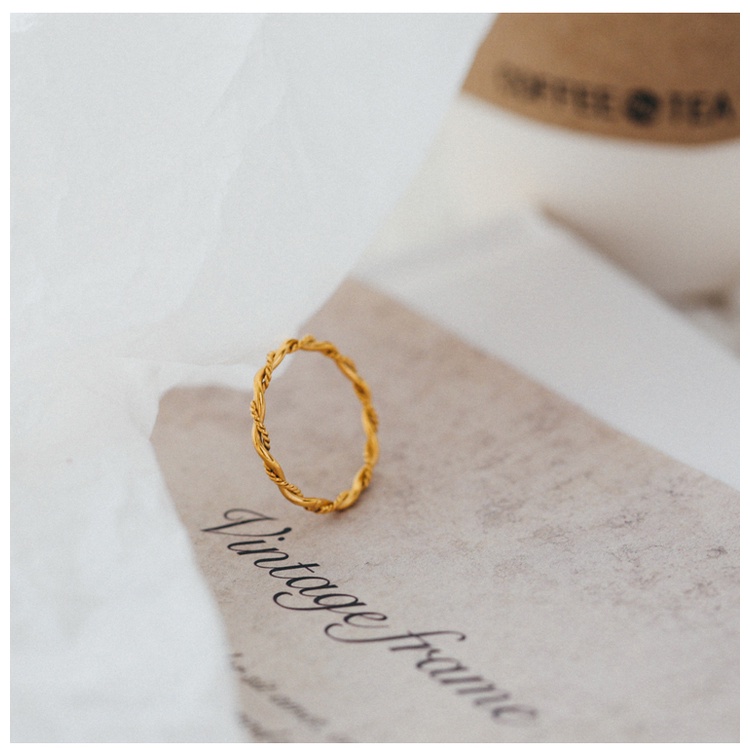 Nhẫn nữ titan 2 vòng trơn xoắn đan xen không gỉ WR2204