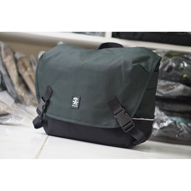  Túi máy ảnh Crumpler proper roady 7500.