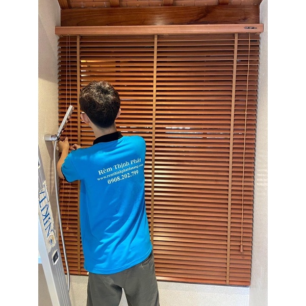 rèm sáo gỗ che nắng cửa sổ