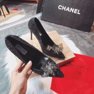 Giầy JimmyChoo đá