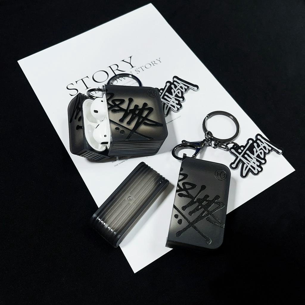 Vỏ Bảo Vệ Hộp Sạc Tai Nghe airpods 1 2 3 pro gen 2 Màu Đen In Logo Stussy Thời Trang Kèm Móc