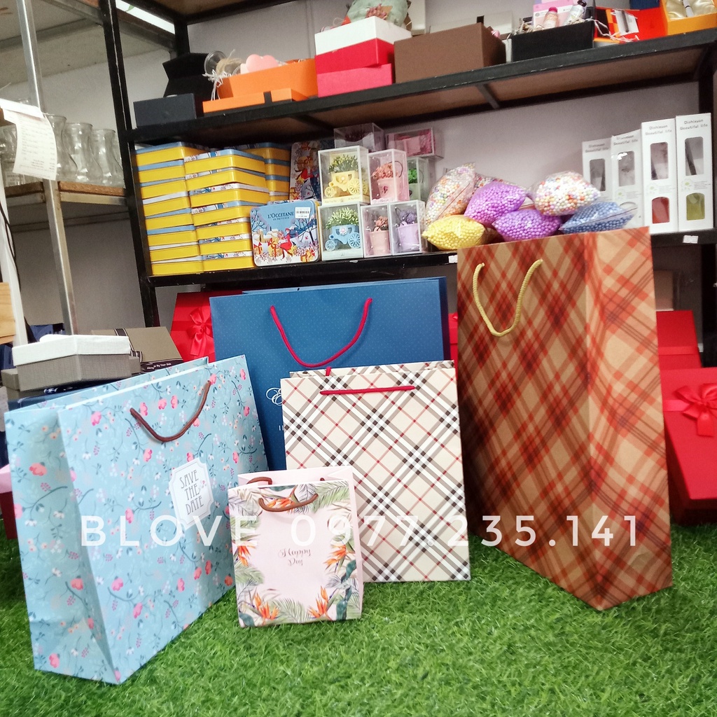 (4 Size-quai xách) Túi giấy đựng quà, hộp đựng quà,mỹ phẩm,trang sức, chất liệu giấy ivory cao cấp