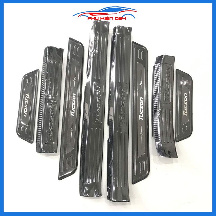 Bộ ốp bậc cửa trong ngoài nẹp bước chân Tucson 2016-2017-2018-2019 vân Titan chống trầy trang trí xe