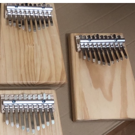 Đàn Kalimba ( Thumb Piano ) Woim Gỗ Đỏ Hoạ Tiết Tròn Chấm