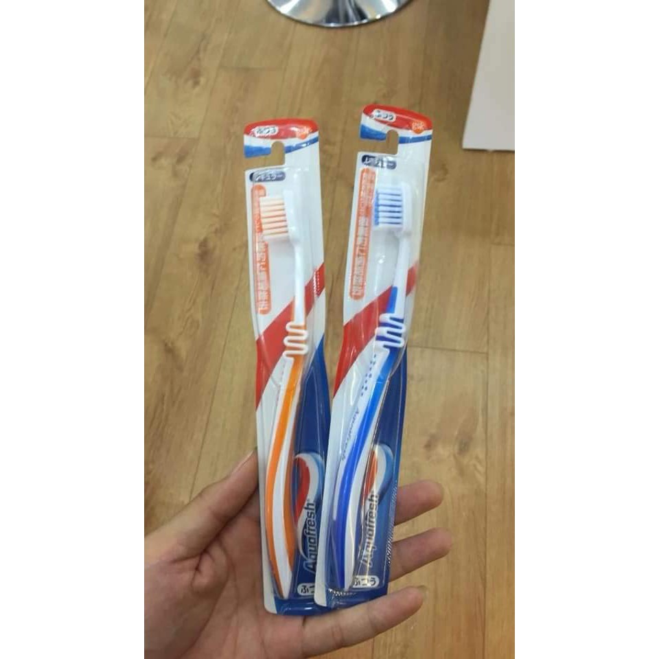 Bàn chải đánh răng Aquafresh Nhật bản