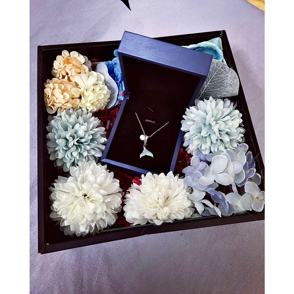 Hộp hoa lụa Mon Lilas đựng quà tặng ngày lễ dành cho người thân yêu