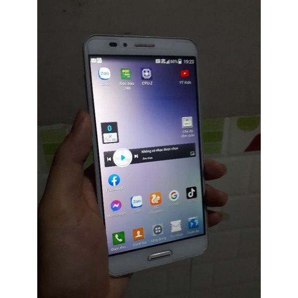 Điện thoại cũ Hàn Quốc SKY A900 chip Snapdragon 800 (2gb/16gb) tặng cáp