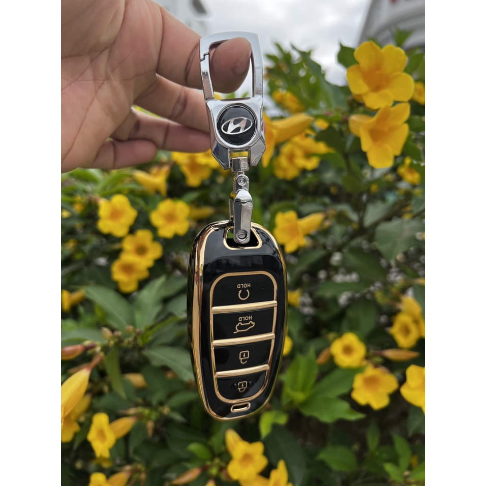Bao chìa khóa- Ốp chìa khóa  Silicon  đen-vàng  xe ô tô HuynDai SANTAFE 2021  4 nút thông minh (Smart Key)