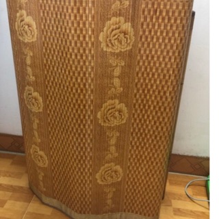 Chiếu trúc vân gỗ lụa nằm 2 mặt gập  2m*2m2