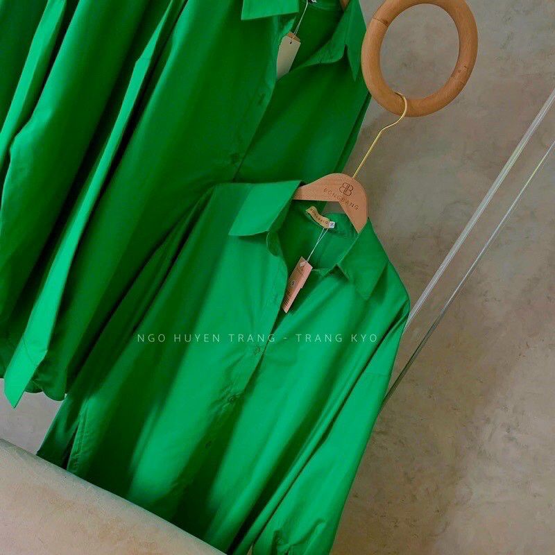 Áo Sơ Mi Trơn Vạt Đuôi Tôm, Màu Đen Basic Tay Bồng Chất Mềm Mát ( kèm ảnh thật )