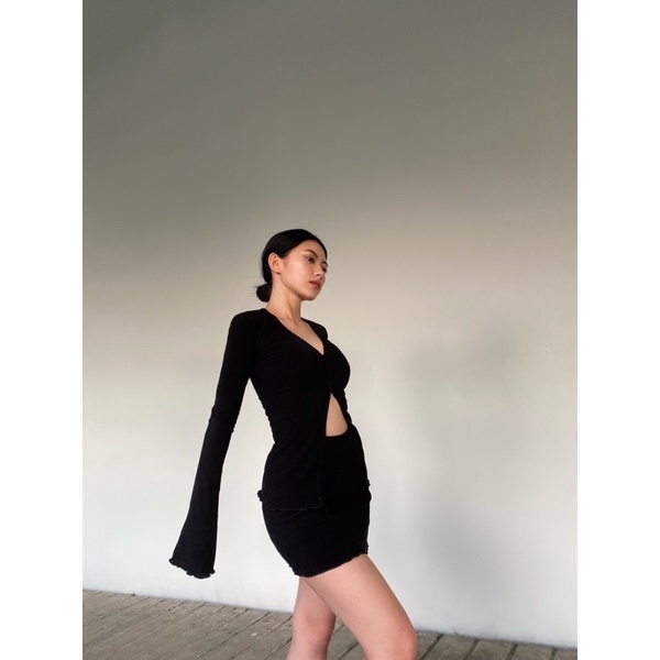 Áo tay dài xẻ tà Hebe Top thun bo gân co giãn