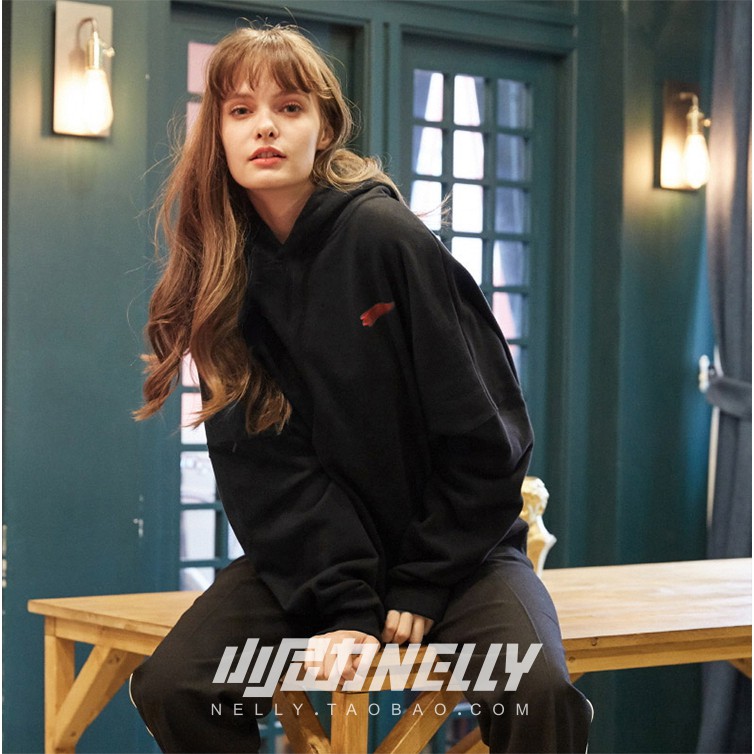Áo Hoodie Nelly Heybig - Show Art
