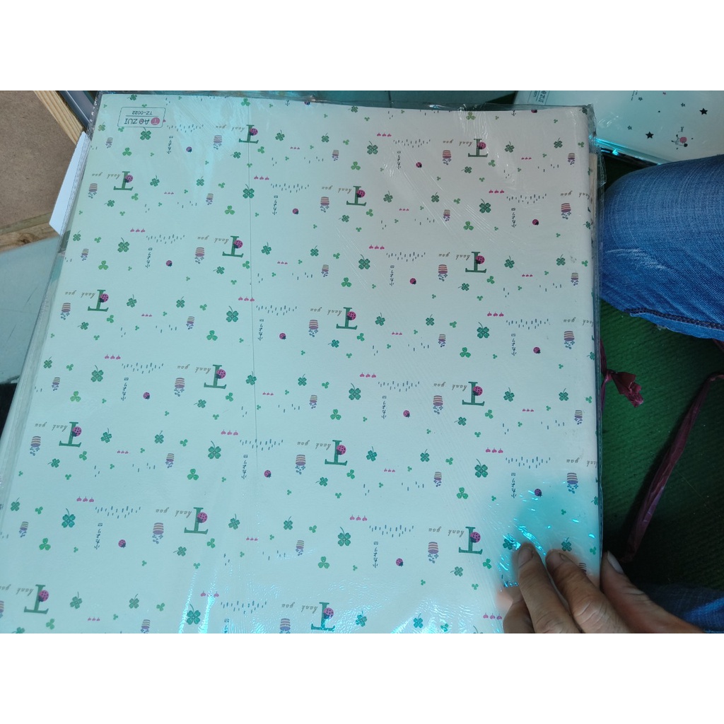 Giấy gói quà mẫu mới nhất xấp 50 tờ khổ 50x70cm