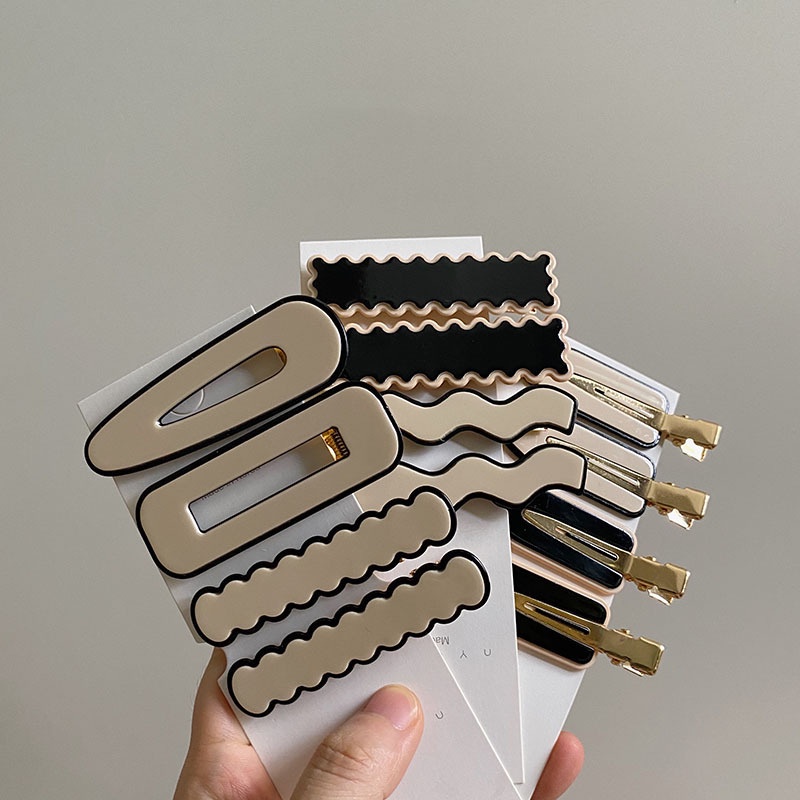 Kẹp tóc họa tiết kẻ ô trắng đen cá tính hợp thời trang