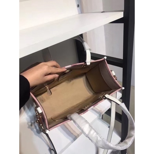 Túi xách công sở Coach Tote size to nữ tính