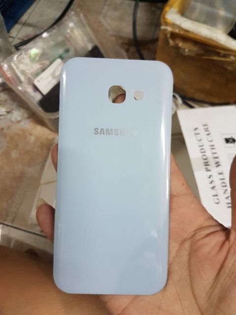 Nắp lưng Samsung A520 A5(2017) dành cho thợ thay thế