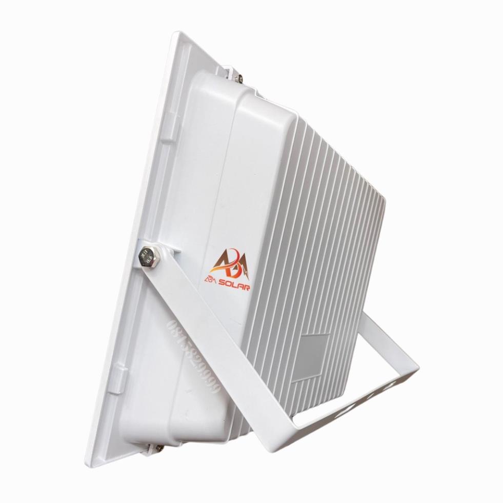 Đèn Năng Lượng Mặt Trời Nhôm Đúc Nguyên Khối , Có Báo % Pin Công suất  200w 120w , ip 68 chống nước