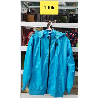 Áo gió nam 1 màu, vải ko thấm nước, đang đi mà gặp mưa cũng không lo ướt. Size: S,M,L,XL