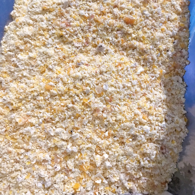 1kg Cám ngô xay đi câu cá, cho gà, cho chim