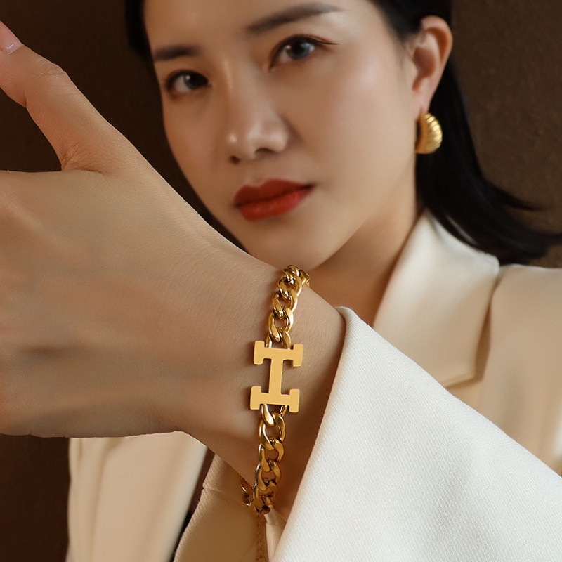 Lắc Tay Dây Xích Chữ H Titan Ko Han Rỉ TT 3835