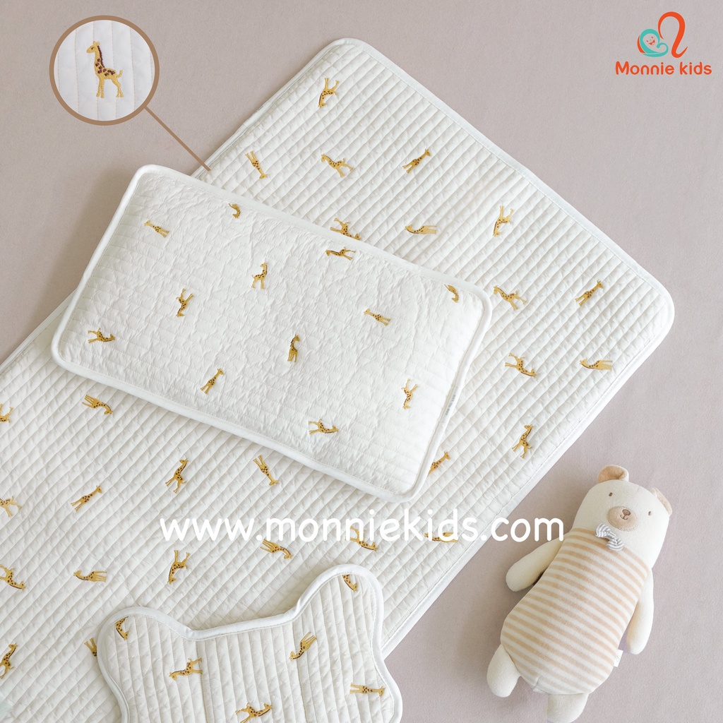 Gối thêu cho bé DOT TO DOT AIR 48x27cm, gối ngủ em bé chữ nhật cotton hữu cơ - Monnie Kids