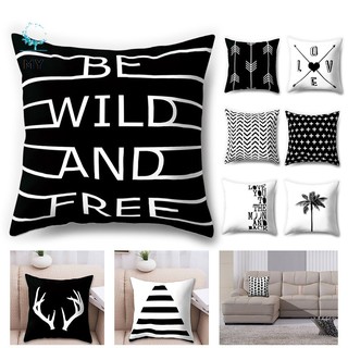 Áo gối họa tiết sọc đen trắng trang trí ghế sofa