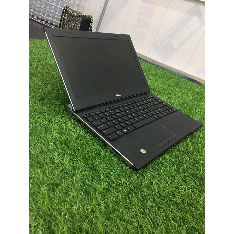Laptop xách tay Dell 3330