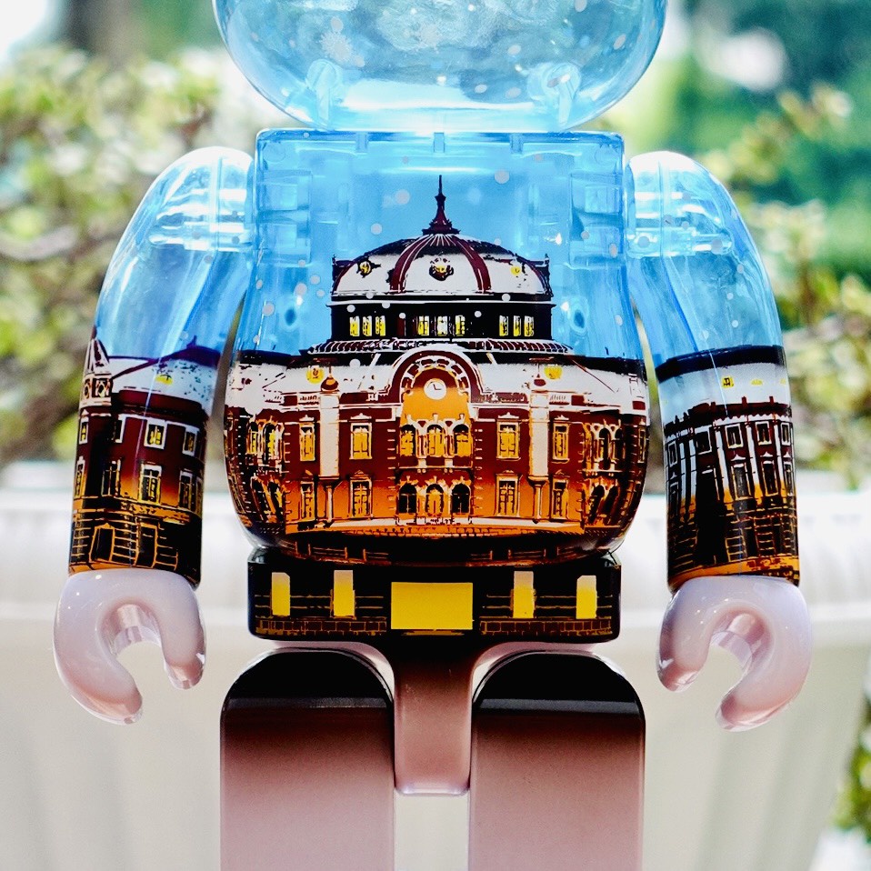 BEARBRICK 400% NHÀ GA MARUNOUCHI SNOW VER. CỰC ĐẸP - ĐỒ CHƠI SƯU TẦM NHẬT BẢN GIÁ TỐT - HÀNG CHÍNH HÃNG 100%