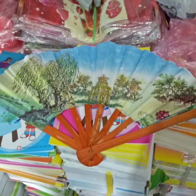 Quạt Tranh Giấy Cầm Tay Họa Tiết