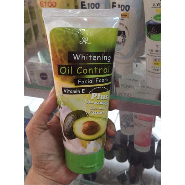 Sữa rửa mặt bơ thái lan