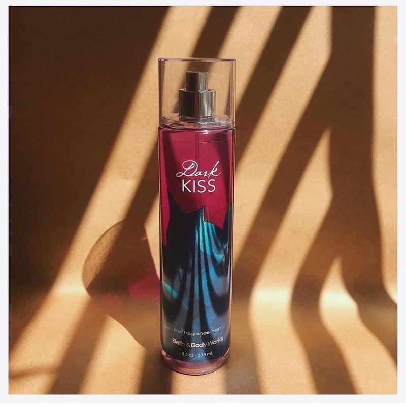 Xịt toàn thân BATH & BODY WORK DARK KISS 236ml