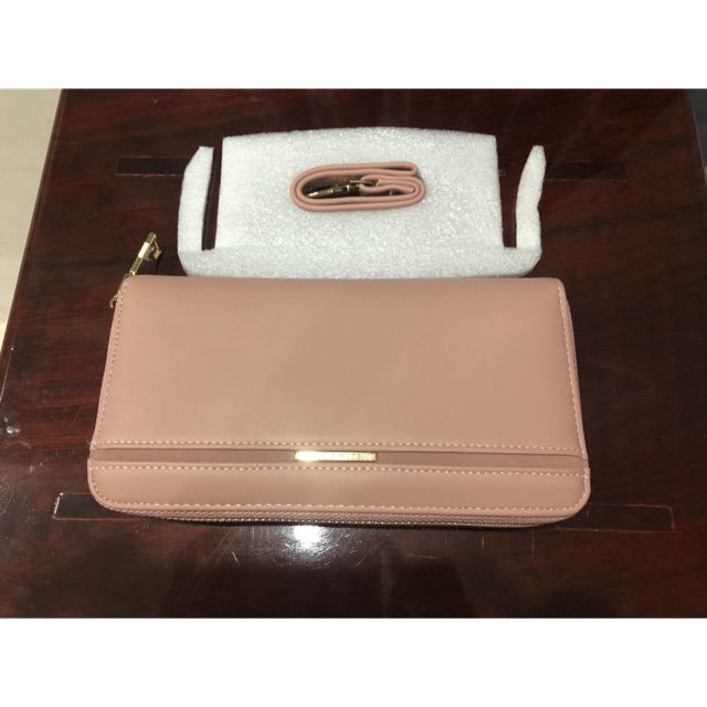 Ví cầm tay hồng