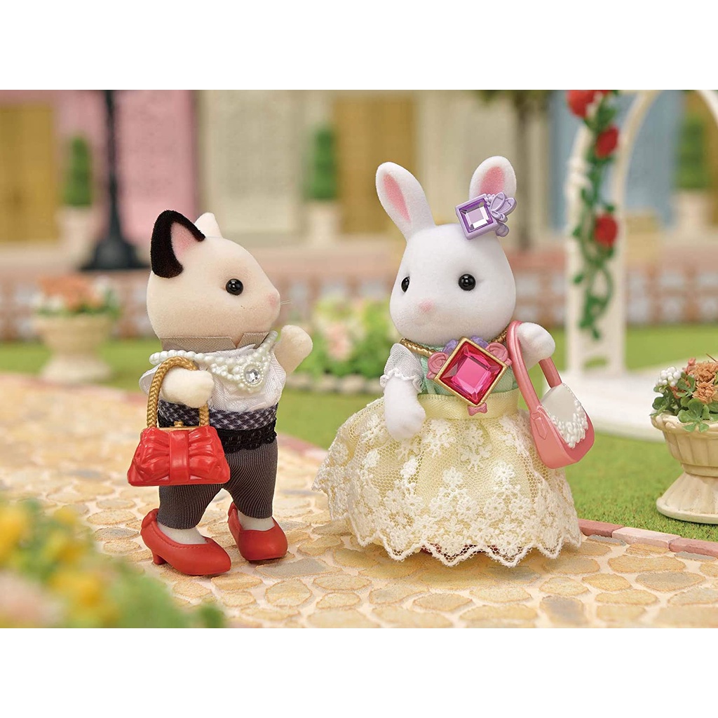 Đồ Chơi Sylvanian Families Thời Trang Thành Thị Của Quý Cô Thỏ Sữa Milk Rabbit Town Fashion Outfit Set