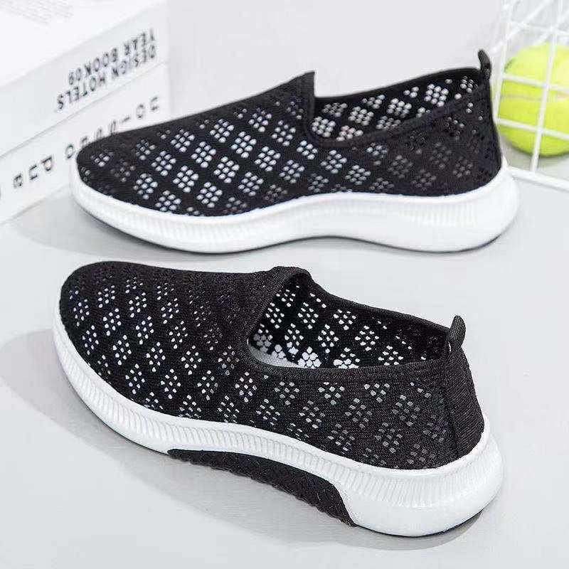 Giày lười thể thao, chạy bộ đục lỗ thoáng mát êm chân trung niên tăng mẹ - vincent shop