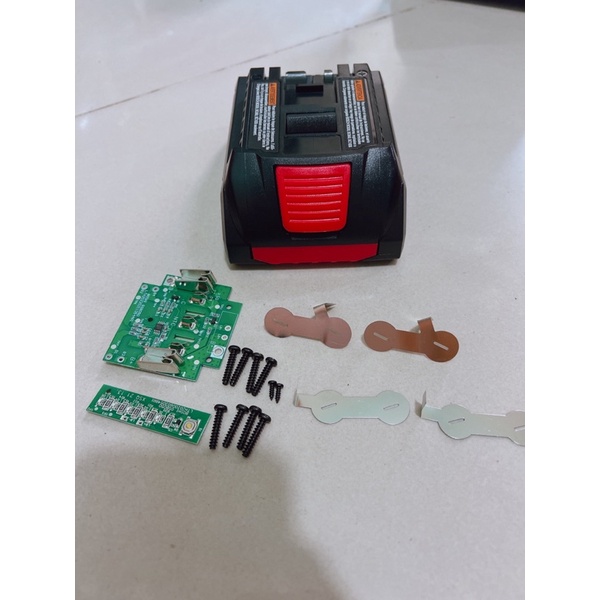 Vỏ mạch Bosch 18v 4A  21700.mạch nhận sạc zin có leb báo pin