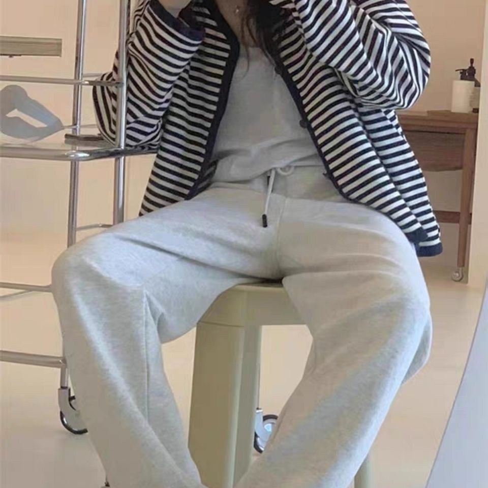 Áo khoác kẻ sọc phong cách Hàn Quốc xinh xắn thời trang cho nữ