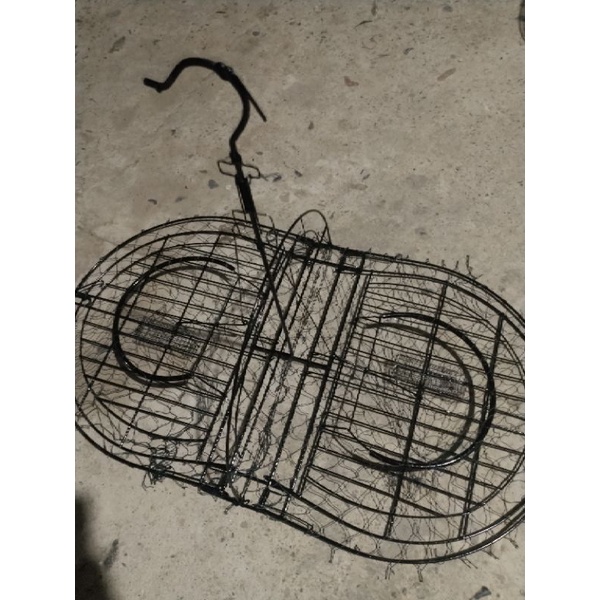 Mẹt Treo Bìm Bịp, Quốc Chuyên Đánh Mồi Nhái