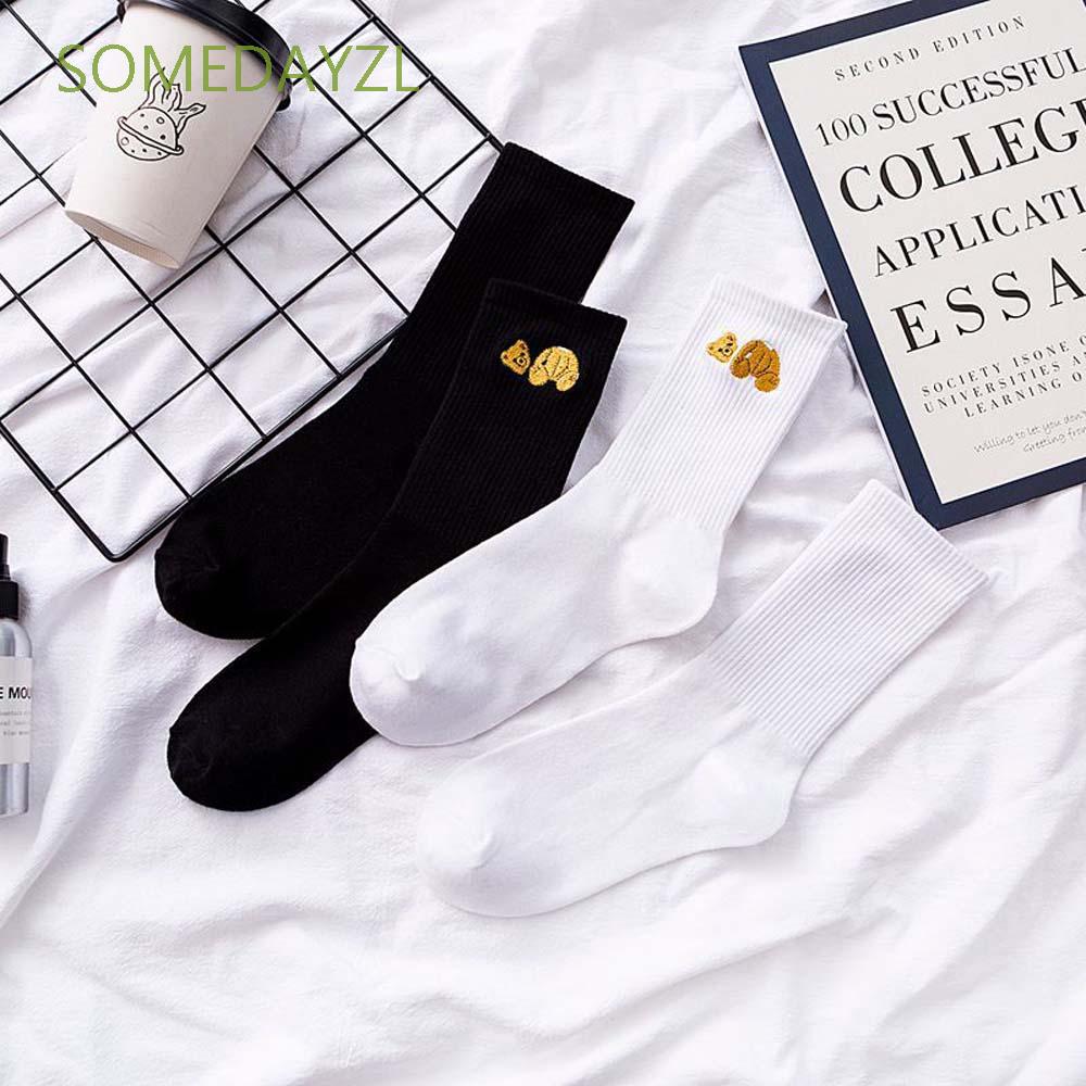 Vớ thêu hình gấu dễ thương dành cho nữ