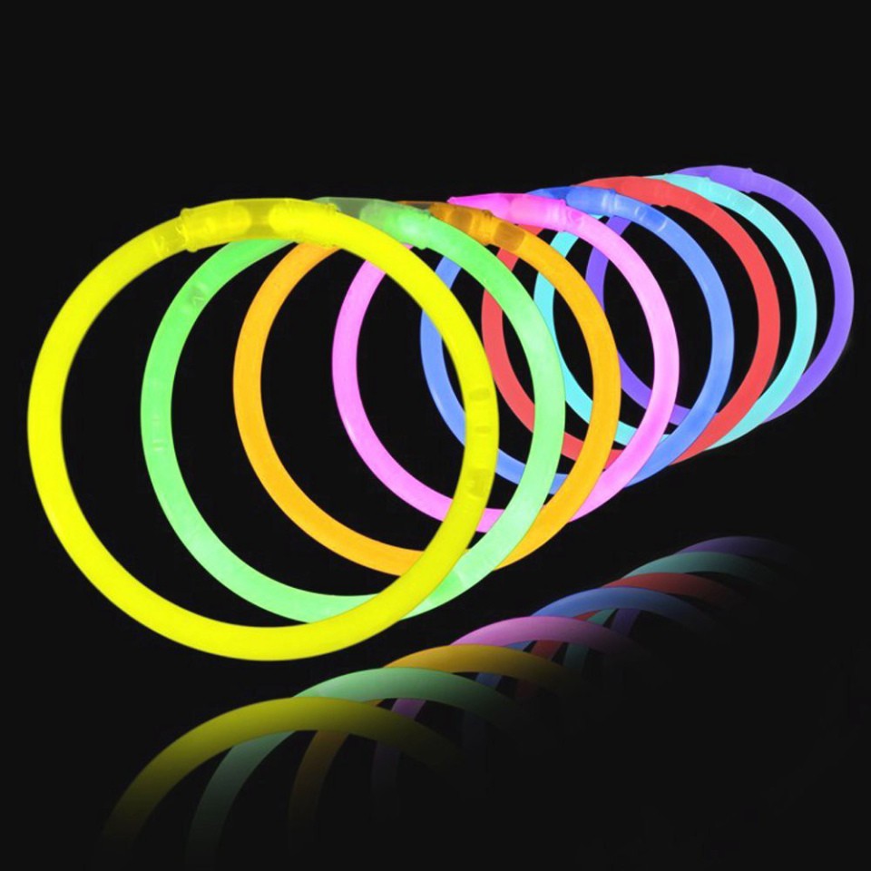 Combo 100 Que Dạ Quang Glow Stick Phát Sáng Kèm 100 Đầu Nối