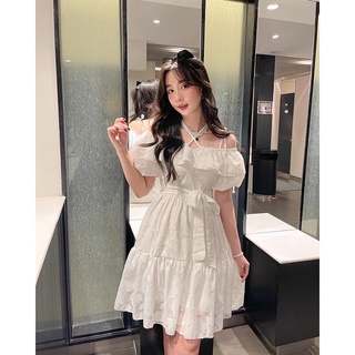 Váy 2 dây trễ vai ren hoa