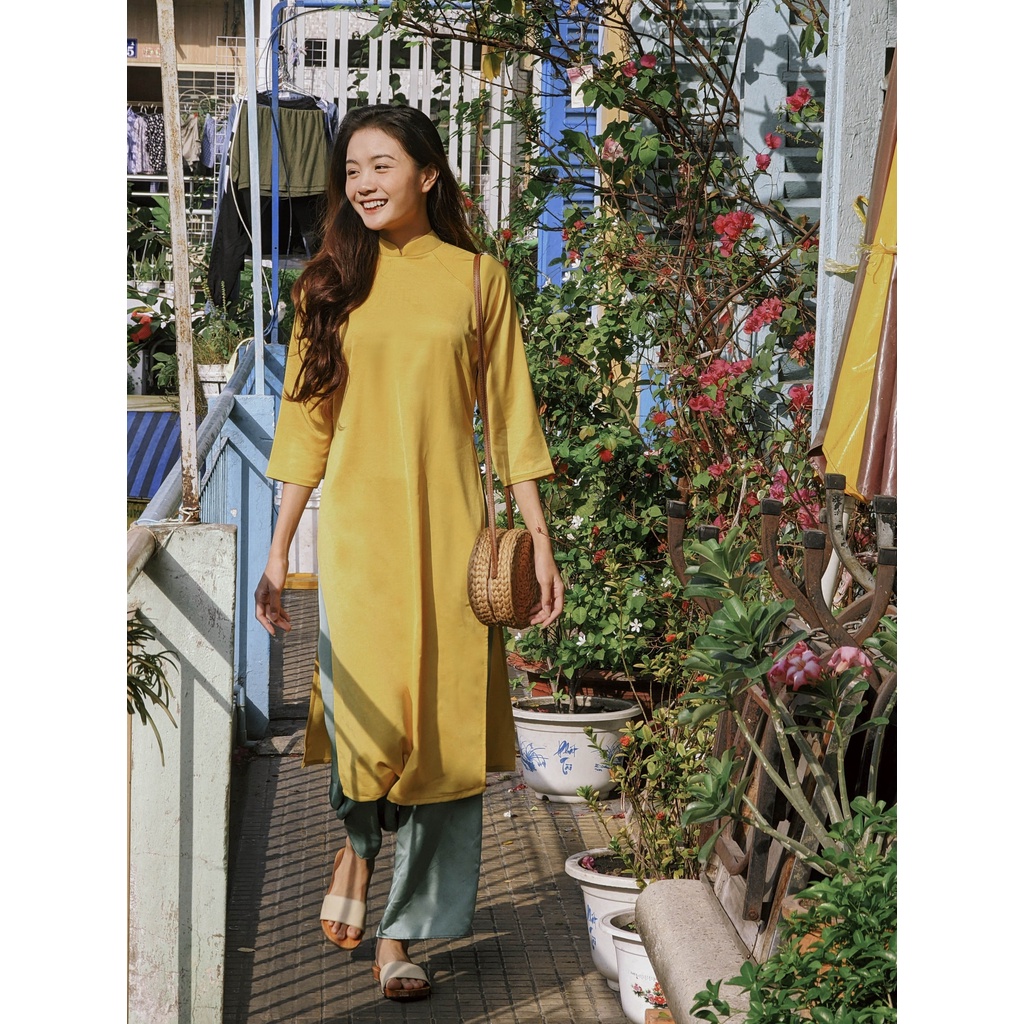 Set Áo dài Rosemary Lụa Tây thi Vàng nhạt