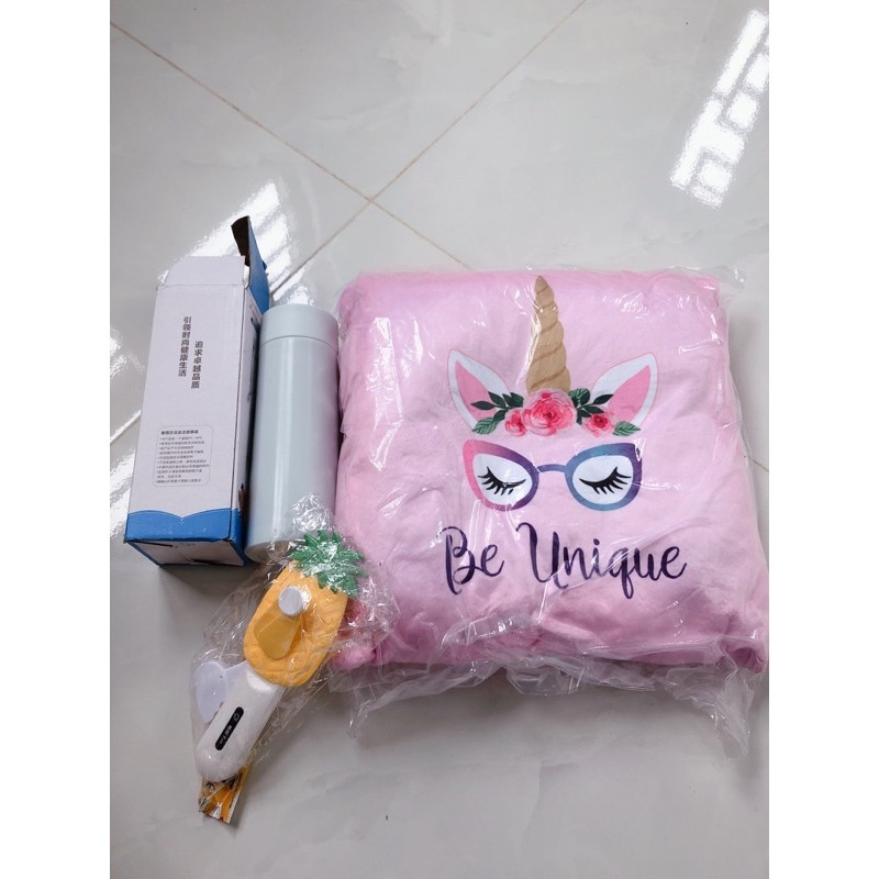 Combo quà tặng của Diana ko bình ko quạt