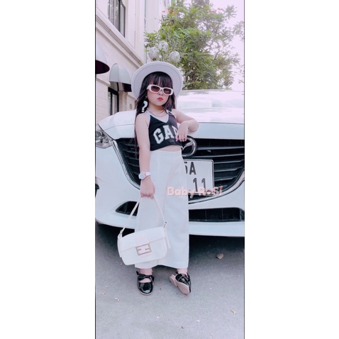 Áo yếm cổ V cho bé