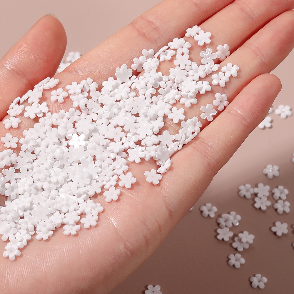 Hộp Phụ Kiện Trang Trí Móng Tay 6 Chi Tiết 3D Nhiều Màu