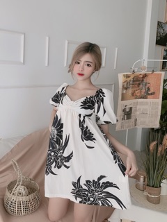 Đầm hoa trắng đen
