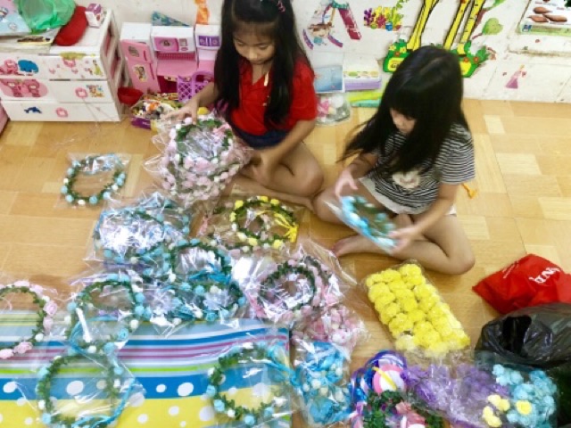 Vòng hoa kỷ yếu