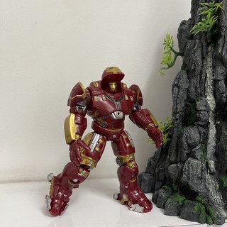 Hulkbuster mô hình marvel bẻ khớp