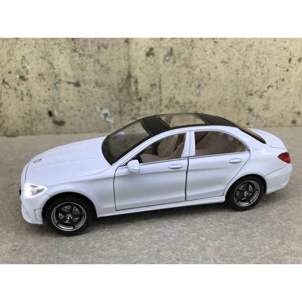 Xe mô hình ô tô Mercedes C260L 1:32