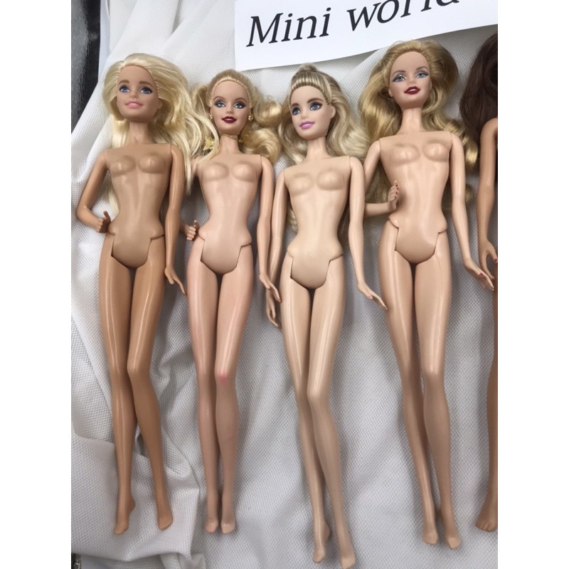 Búp bê Barbie model muse. Holiday Barbie. Búp bê Barbie chính hãng. Mã Muse A