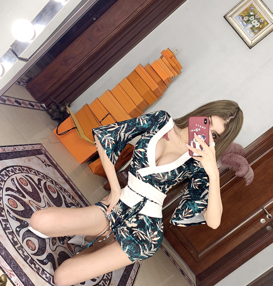 Áo Kimono Cách Điệu Tay Loe Cổ Chữ V Gợi Cảm Hợp Thời Trang 2019